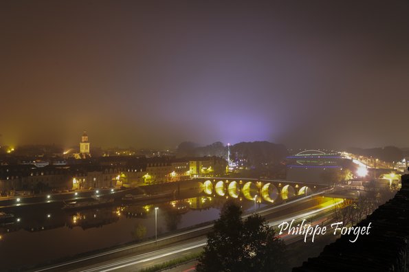 angers-la-maine-by-night